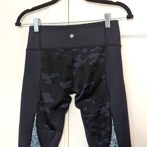 EUC Lululemon Wunder Under Crop Full-On Luon Heathered Camo Pebble Blue | Size 6 - Picture 7 of 9